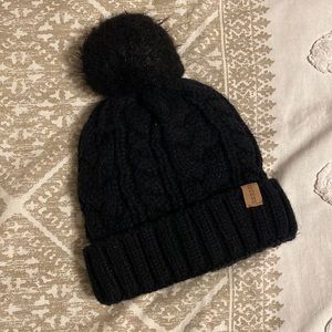 Redess Black fuzzy lined Beanie